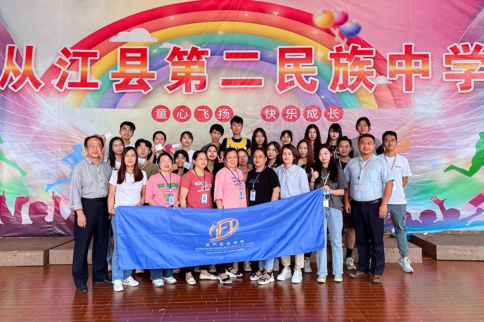 Student volunteers from IFTM teach in Congjiang as part of ongoing effort